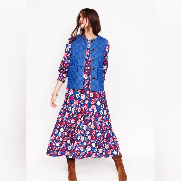 Boden Tabitha Tiered Jersey Dress-College Navy, Garden Vine - Picture 6 of 7